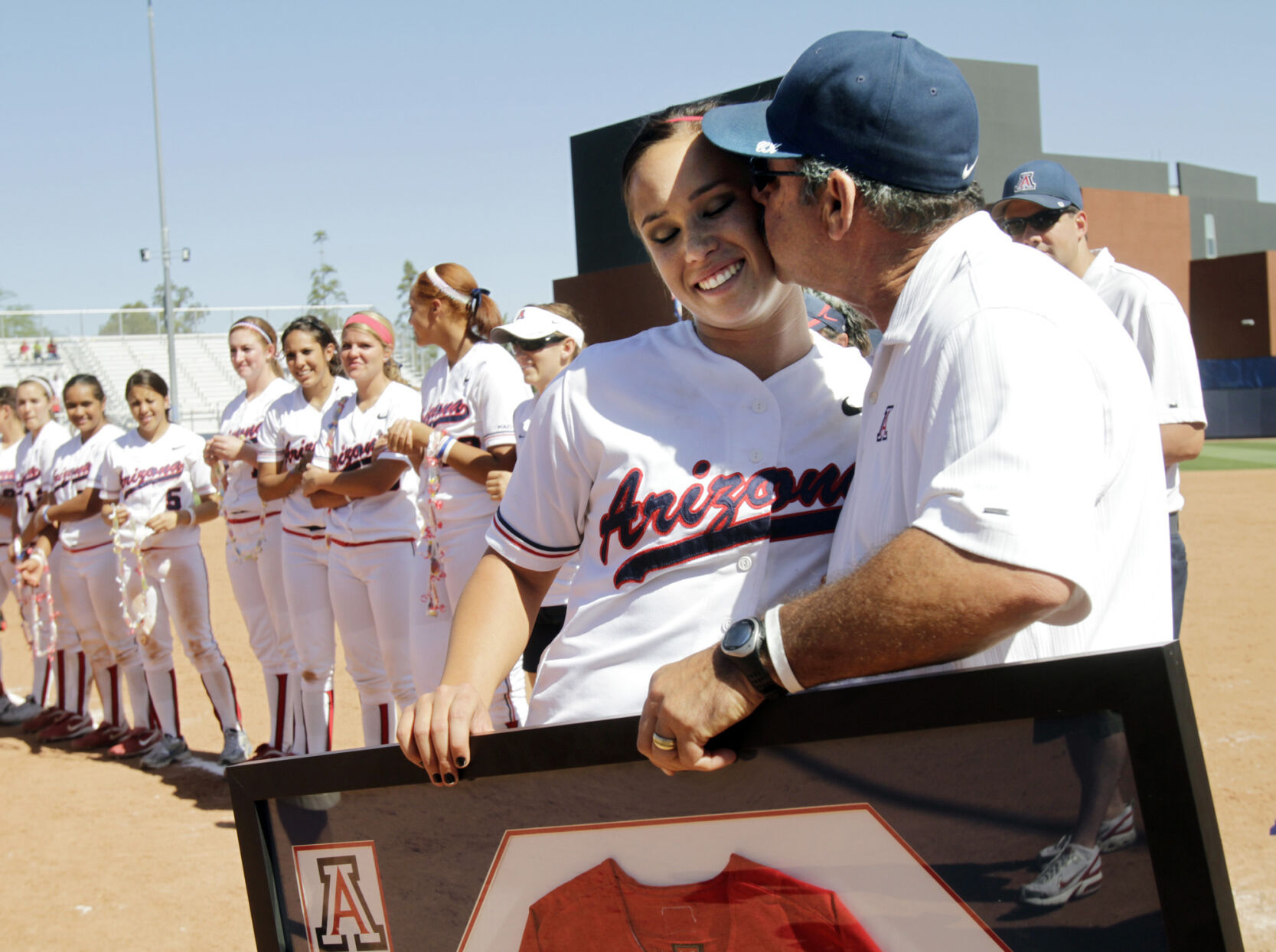 Mike Candrea, Arizona softball